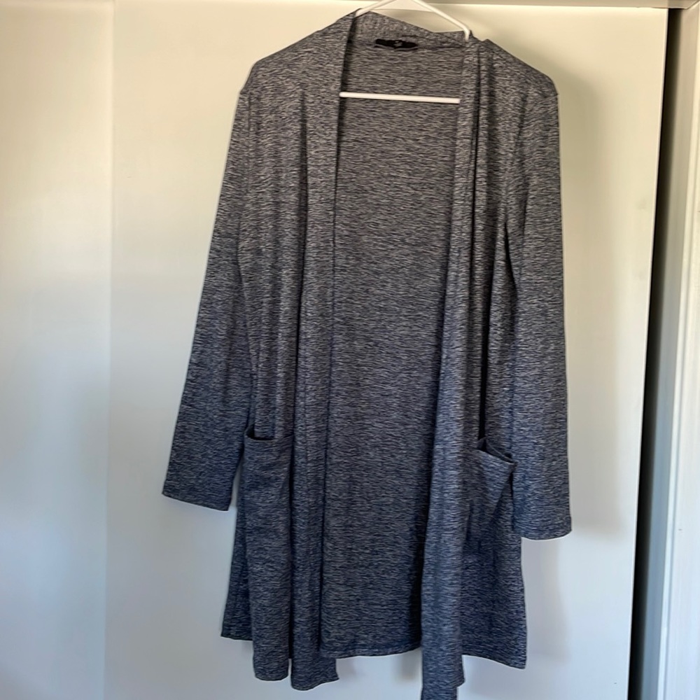 Size M cardigan.